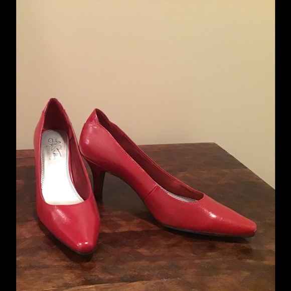lifestride red pumps